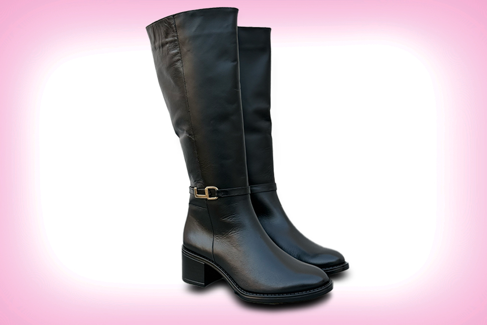 Bota con hebilla para dama